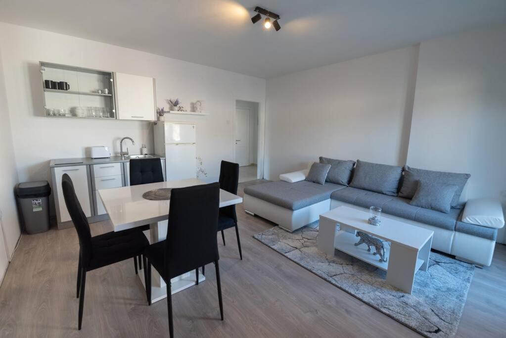 דירות זאדאר Apartman Iva מראה חיצוני תמונה